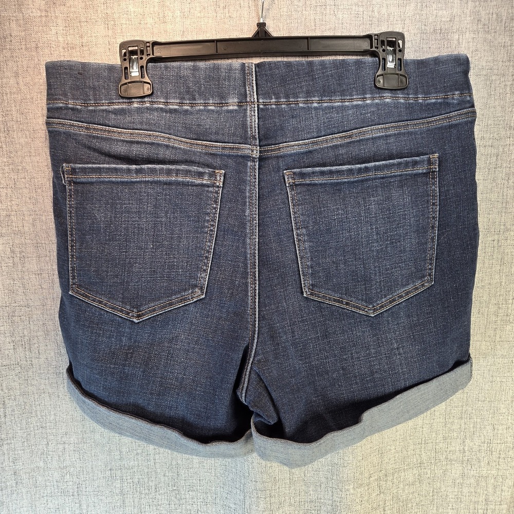 Liverpool Los Angeles Shorts Womens Size 12 Blue Denim Rolled Hem Pull On - Picture 4 of 6